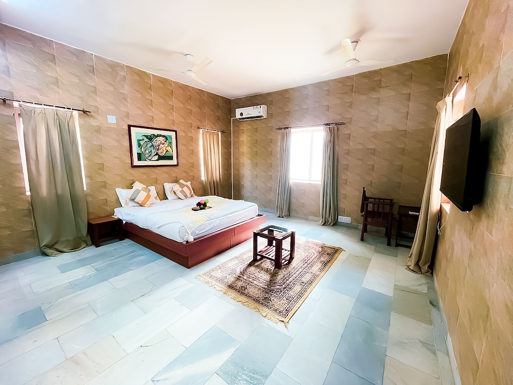 Roomshala 131 Willow Woods Farmhouse view 3