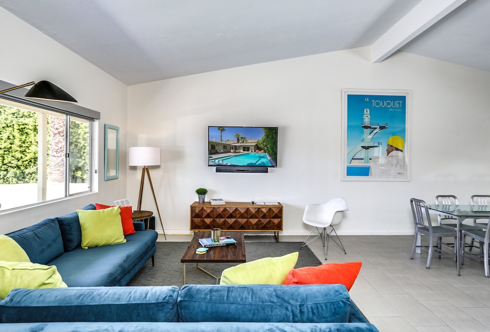 Luring Palms Oasis