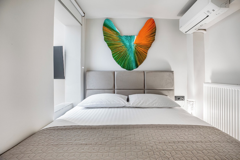 Plaka Clio Apartment by A&A Residencies
