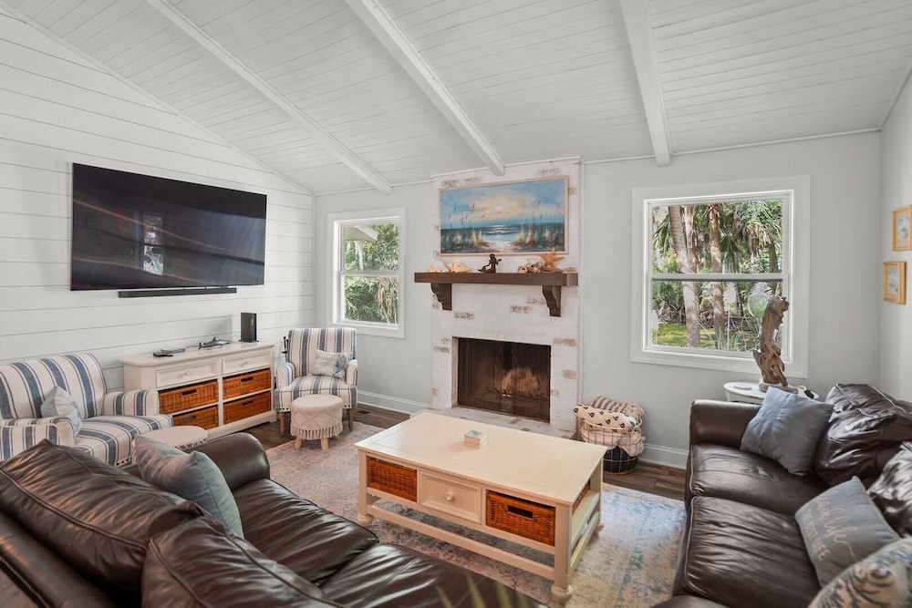 Inviting 3-bed, 3-bath Home Offers Perfect Blend of Comfort and Coastal Charm