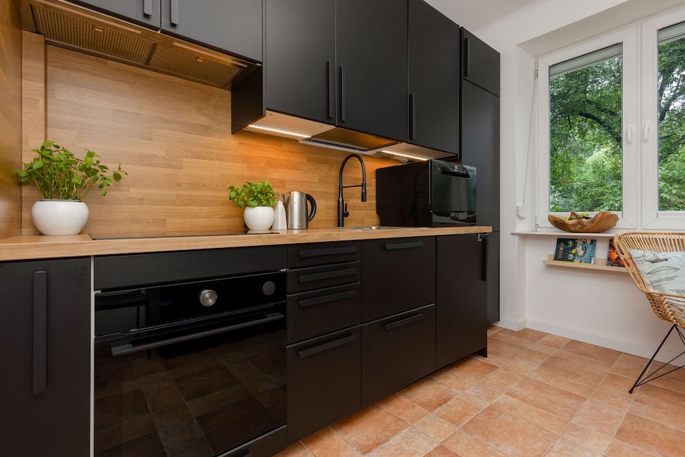 Sweet & Stylish Apartment by Renters view 5