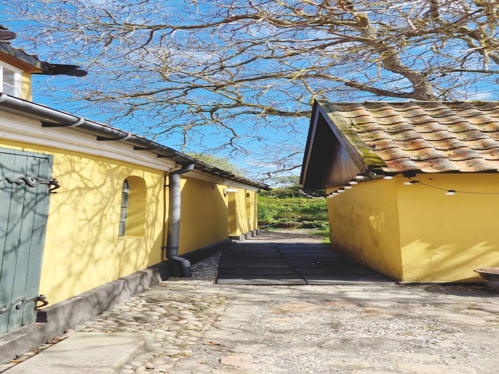 5 Star Holiday Home in Ronne
