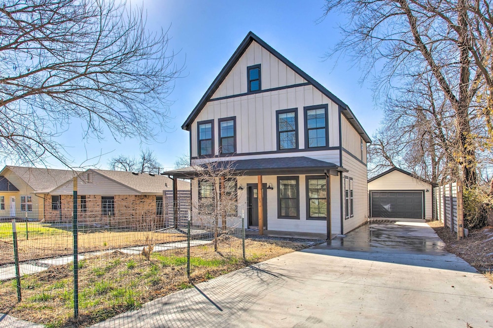 Stylish OKC Farmhouse w/ Garden - Close to OU view 4