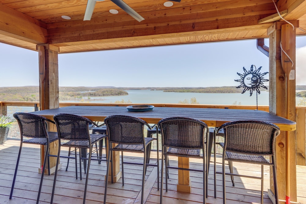 The Best Views on Beaver Lake! Home w/ Deck & BBQ