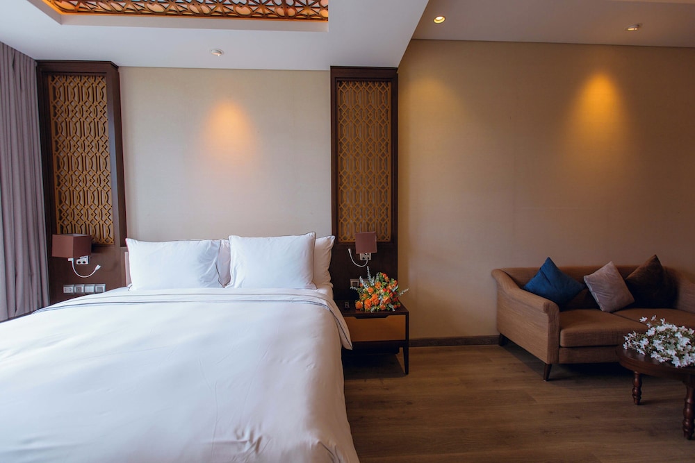 The Palm Nest Cam Ranh Pool Villa