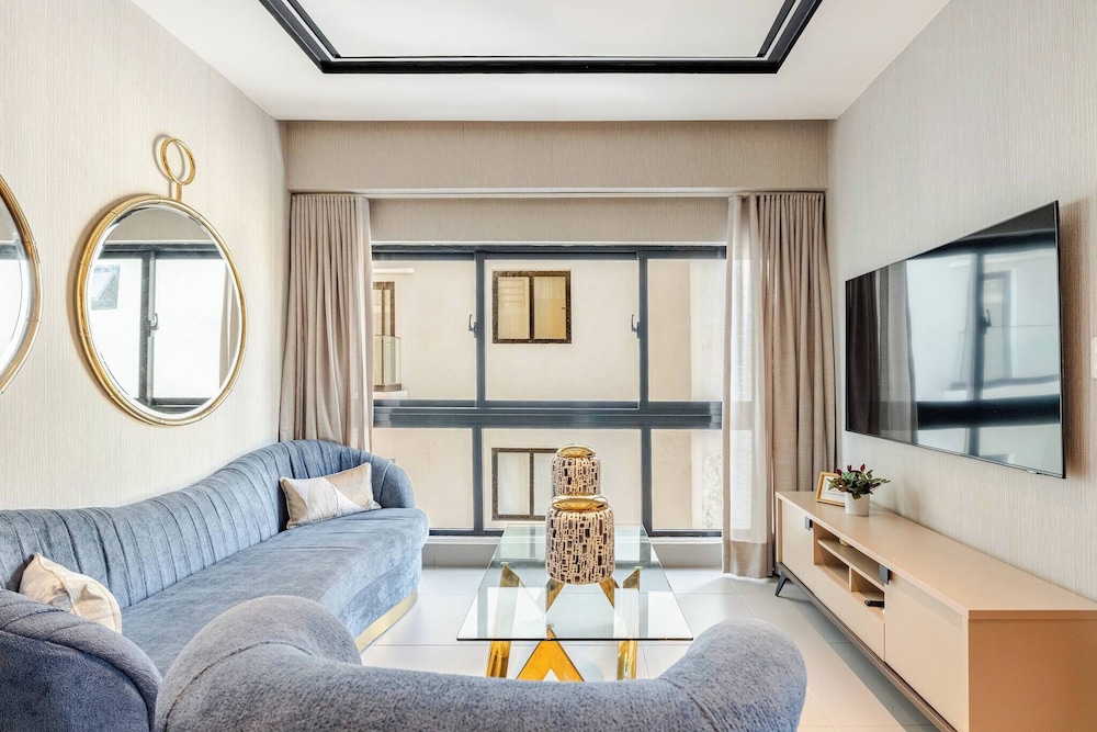 Luxurious Santo Domingo Apartment in Heart of the City, Wifi, Pool, Parking Free