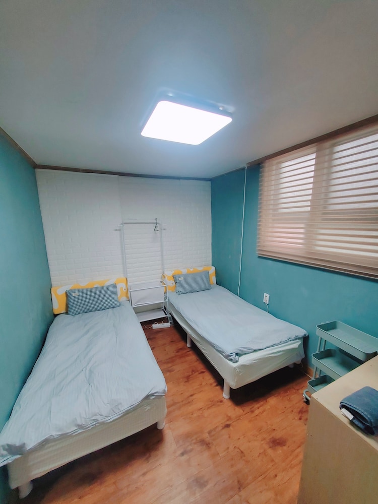 Naru Hostel