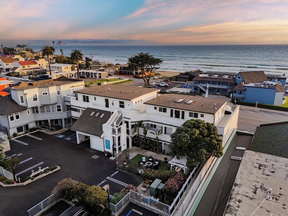 The Cayucan Bungalows by AvantStay Pet-Friendly Getaway Steps from Cayucos State Beach