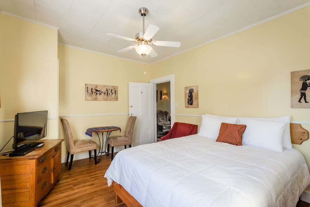 Lakelawn B&B Motel