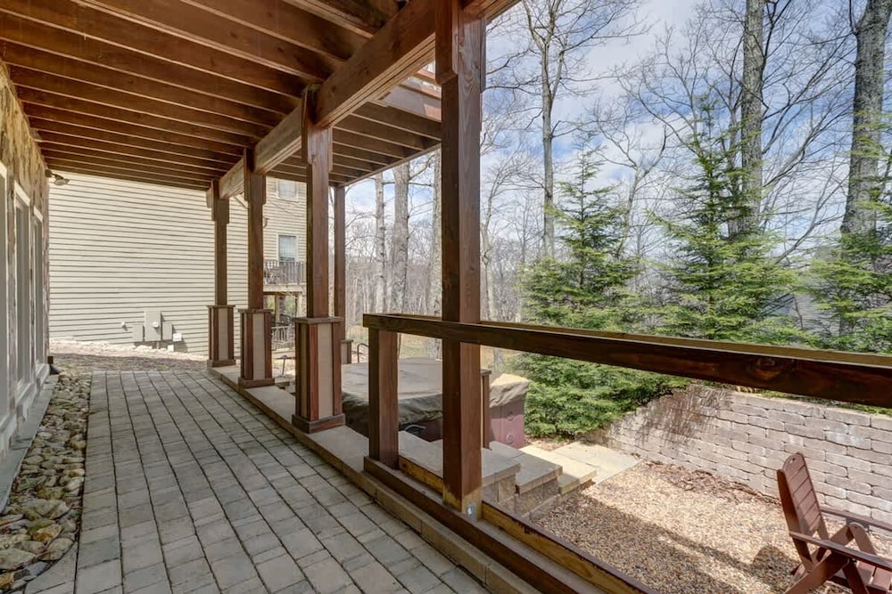New Ski-in Ski-out Hot Tub Fire Pit Spa