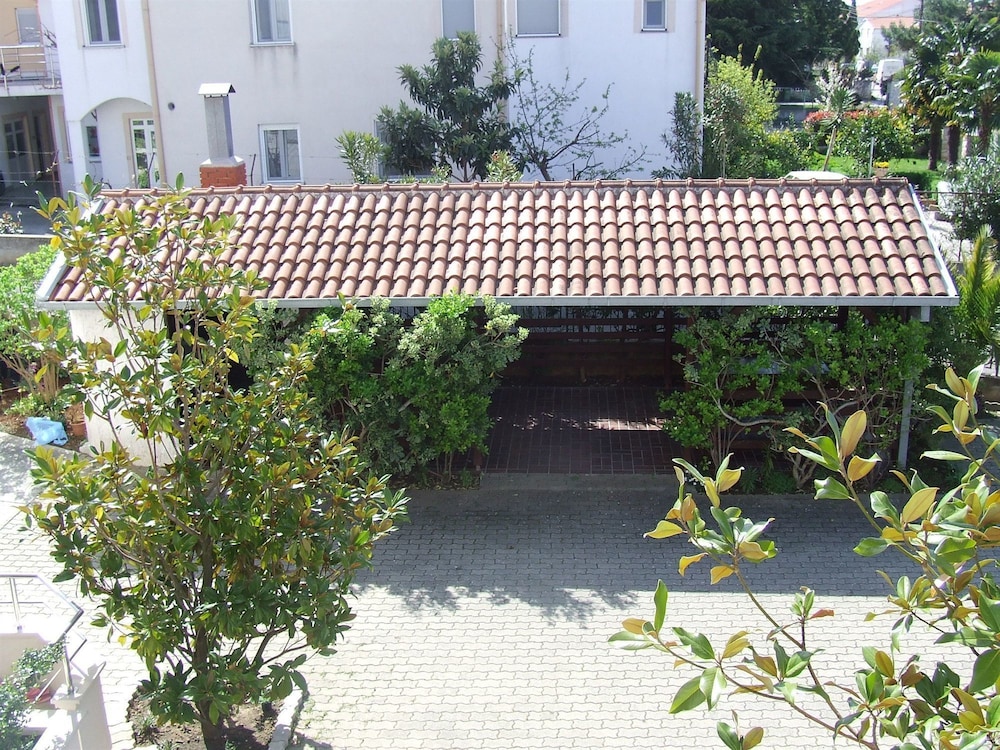 Apartmani Lozic view 2