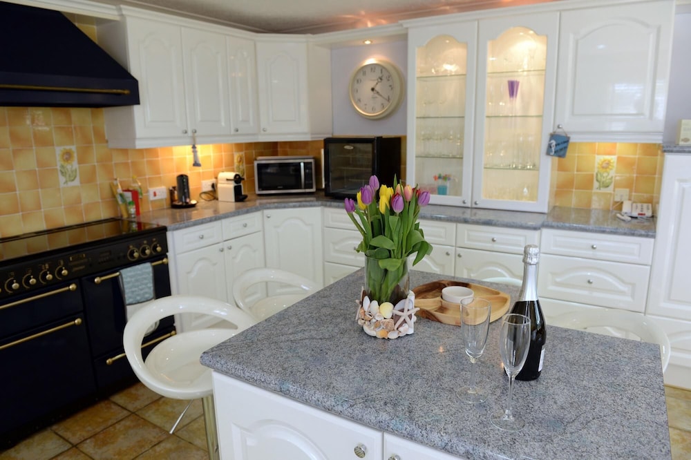 Swallow Dale - Large Pet Friendly Cottage view 3