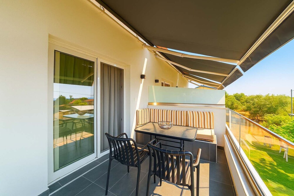 Chalkidiki s Seaview Escape - Cozy Summer Getaway