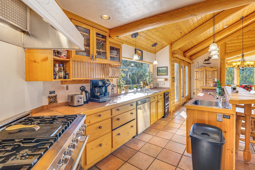 Private Fishing Pond: Mtn-view Home in Florissant!