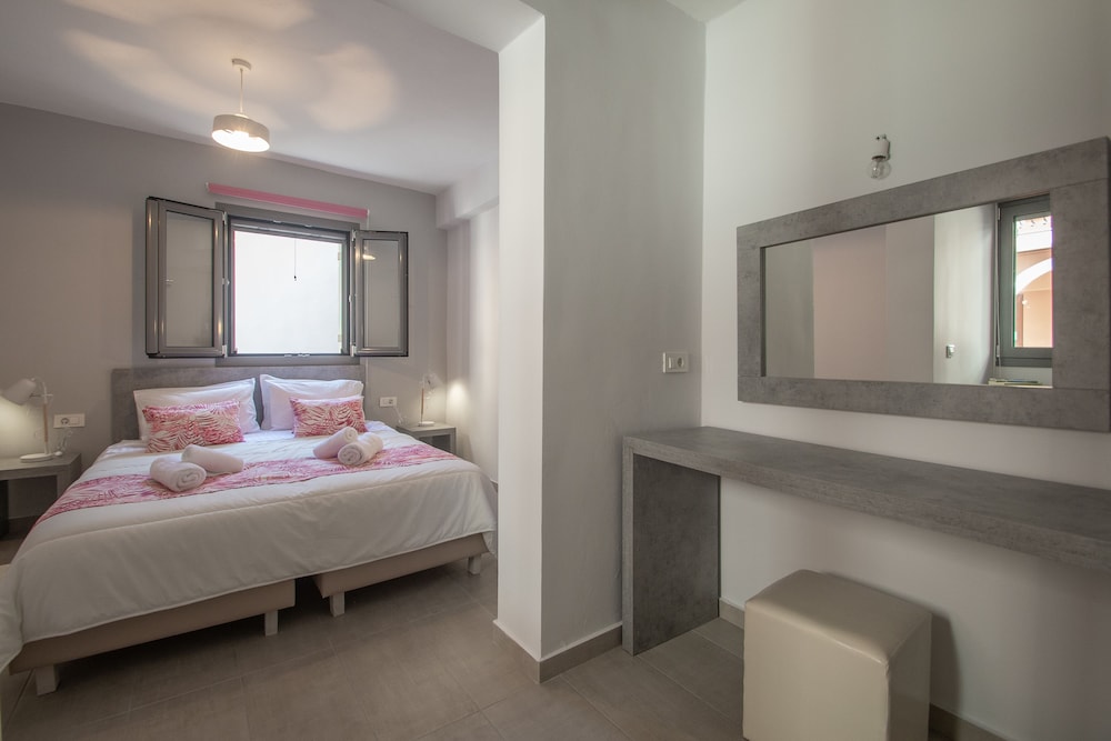 Ithaka Deluxe Home photo 5