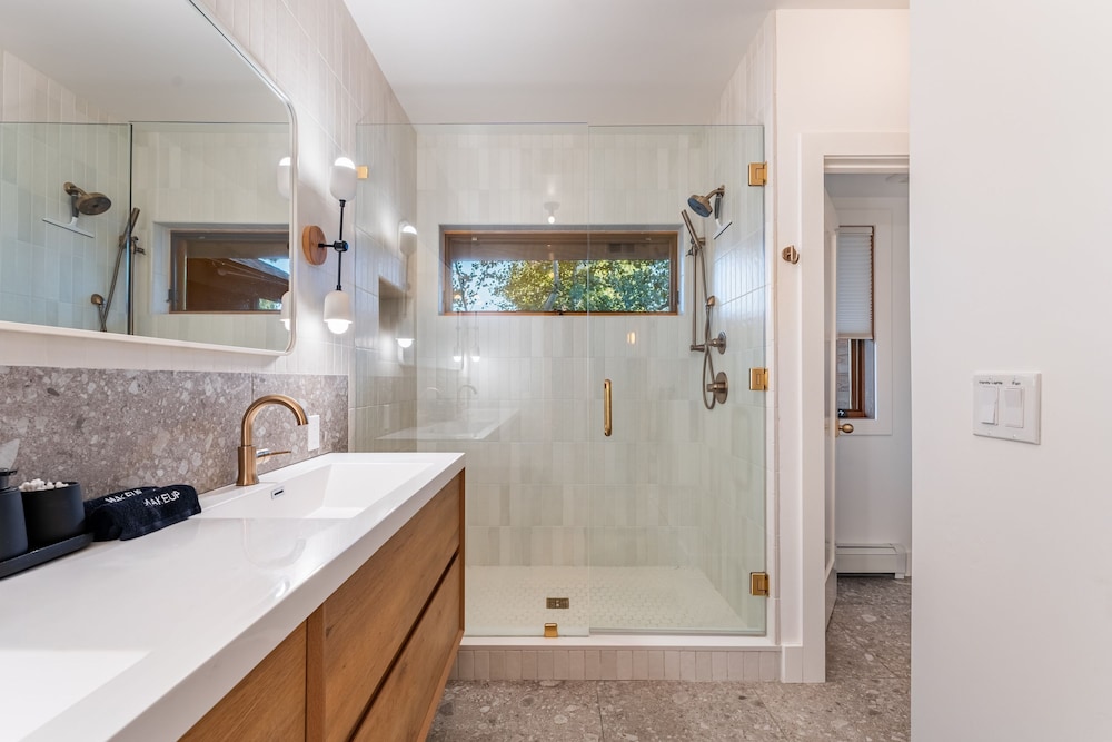 Northwood Mountain Views Sauna Balcony Tahoe Group Retreat