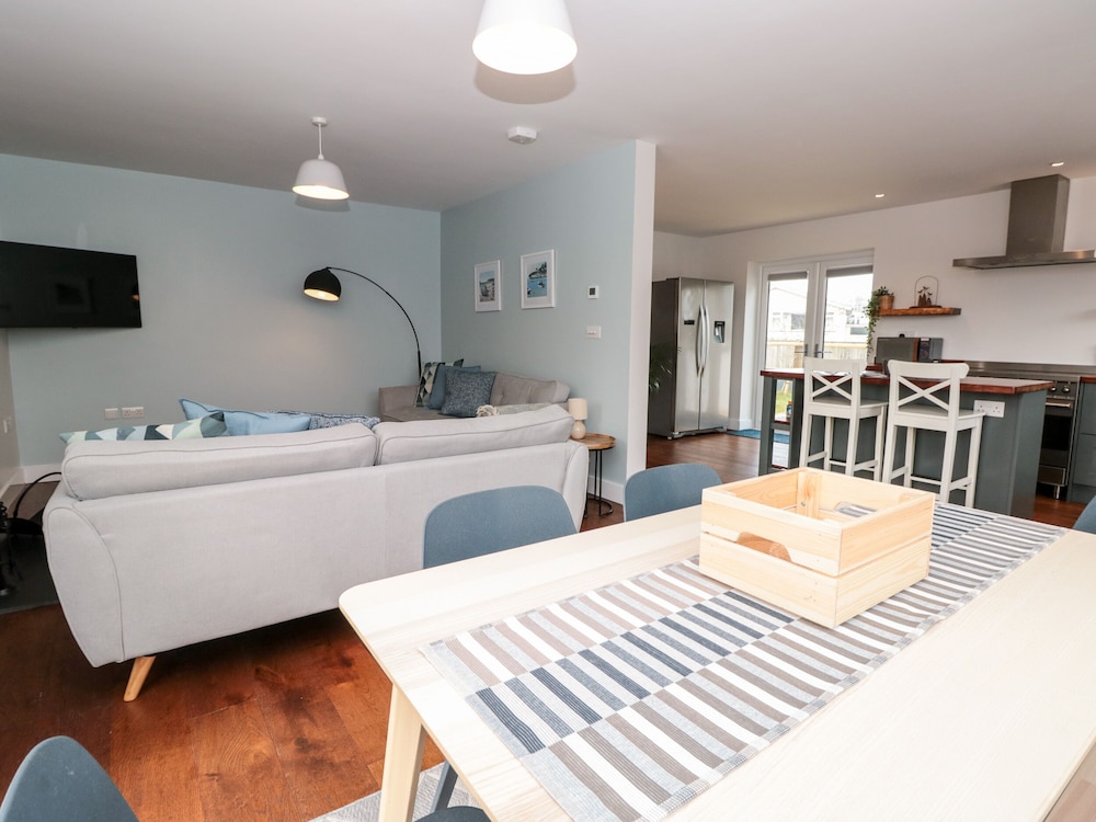 38 Venn Park