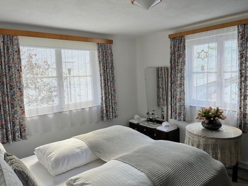 Cozy Chalet in Bramberg am Wildkogel with Sauna near Ski Lift