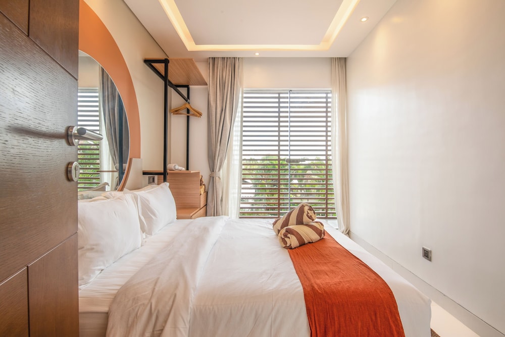 Luxurious 6 Br in Canggu 400m to Beach