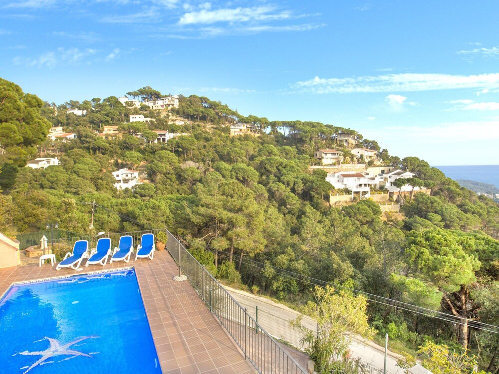 Cozy Villa in Lloret de Mar With Private Swimming Pool