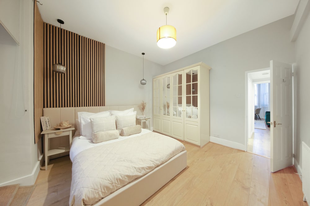 Redcliffe Square Flat
