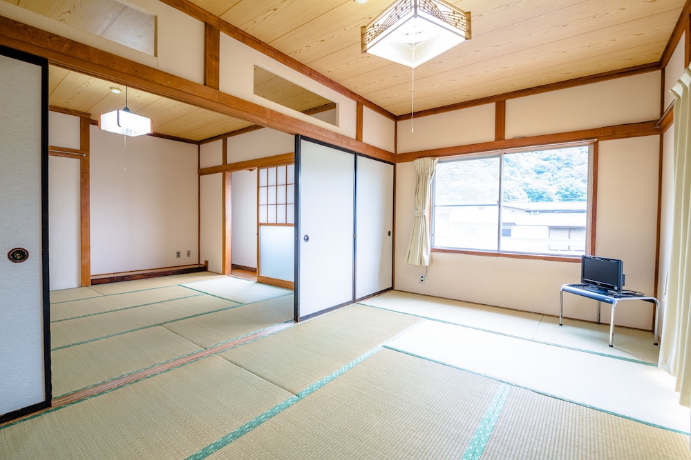 Minshuku Tsukimiya
