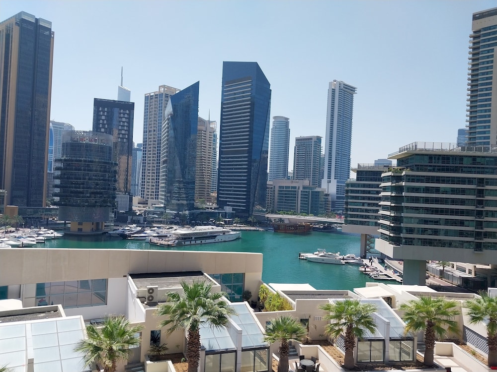 Gorgeous 1B With Balcony in Dubai Marina