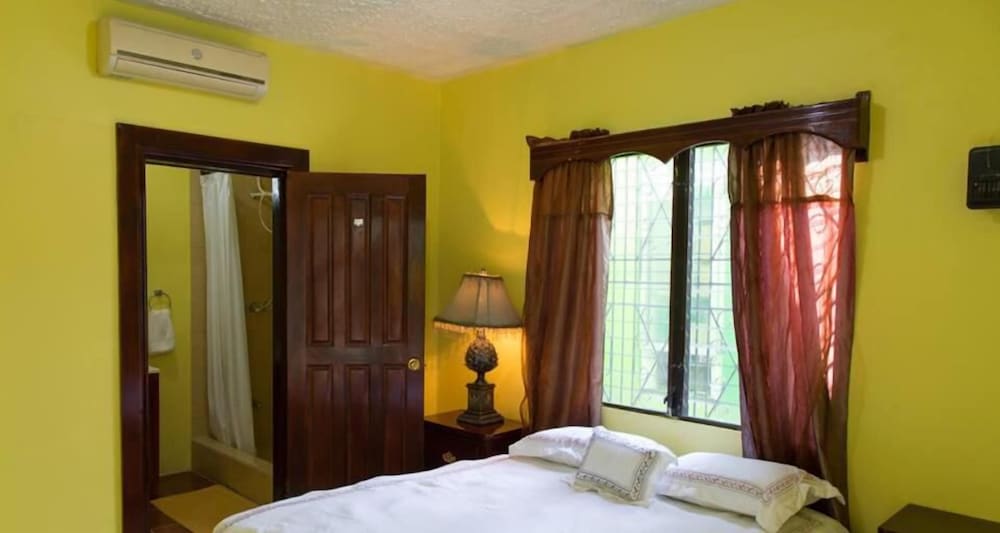 Belize Toucan Nest Hotel