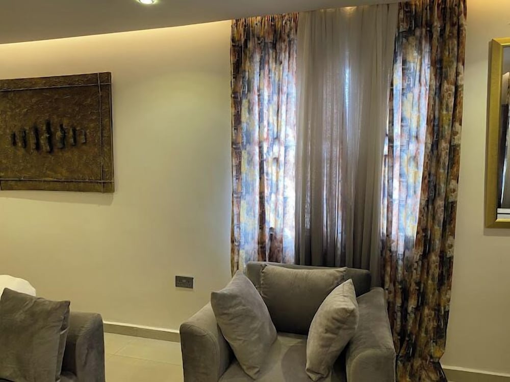 Tiara's Shortlet Apartment