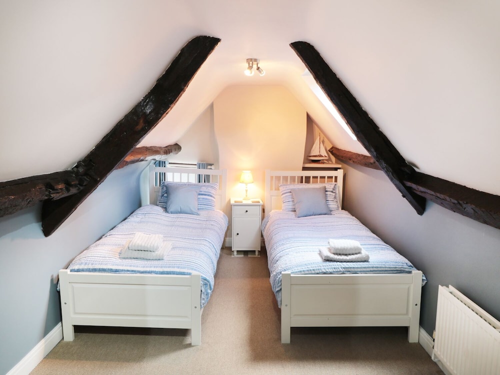 Pear Tree House view 4