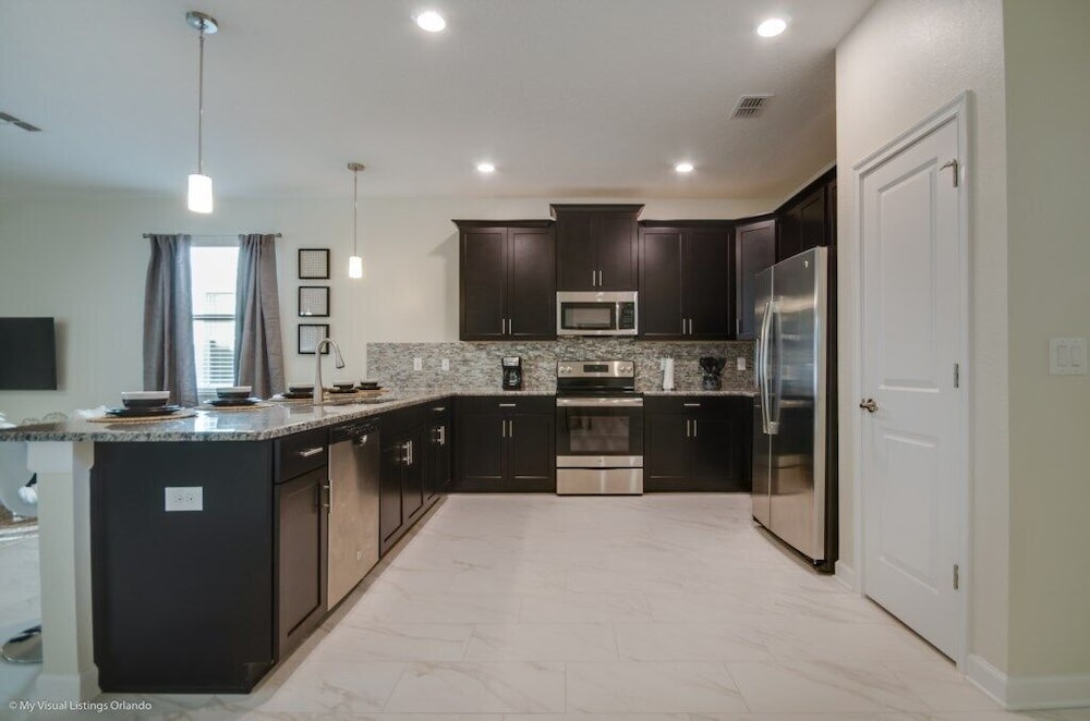 Themed Kids Room & Movie Theater Room 8 Bedroom Villa by Redawning - Image 2