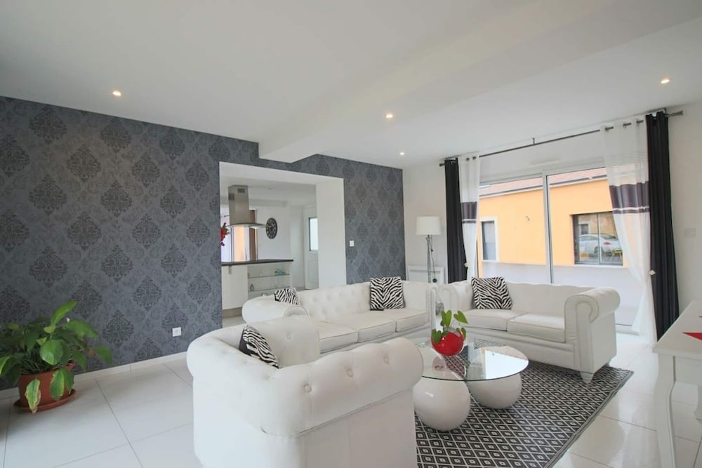 Villa in Monce-en-belin Near Le Mans Circuit