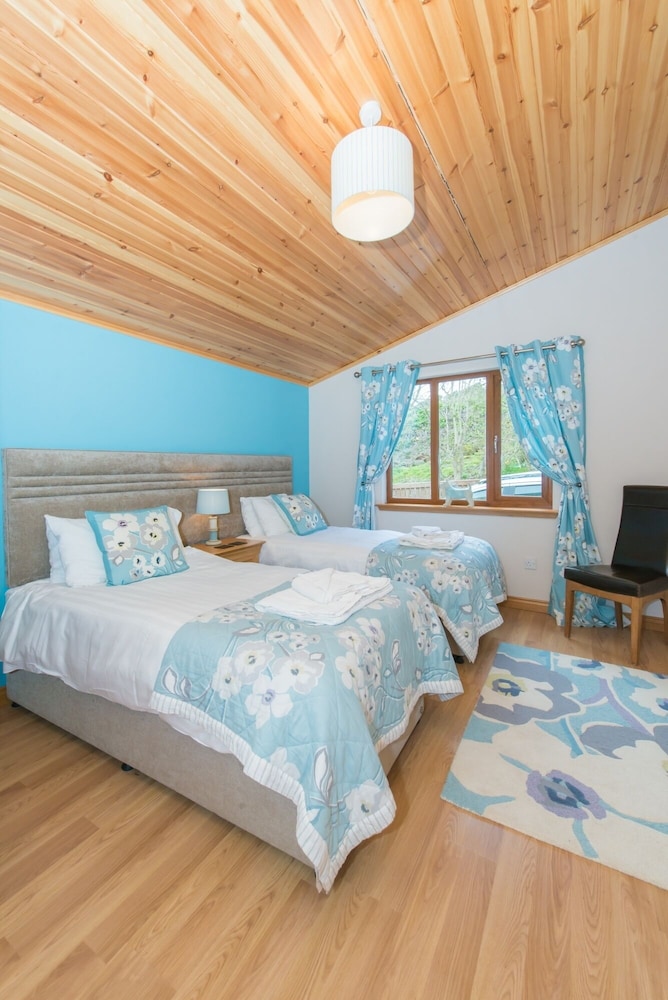 Barn Lodge With Hot Tub Near Cupar, Fife