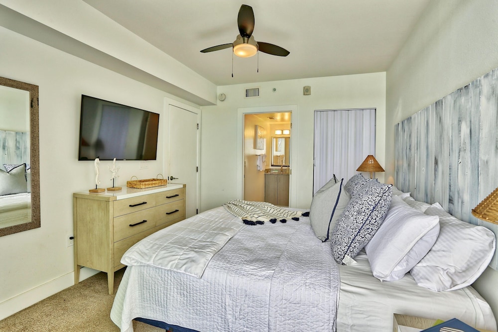 Oceana 204 East
