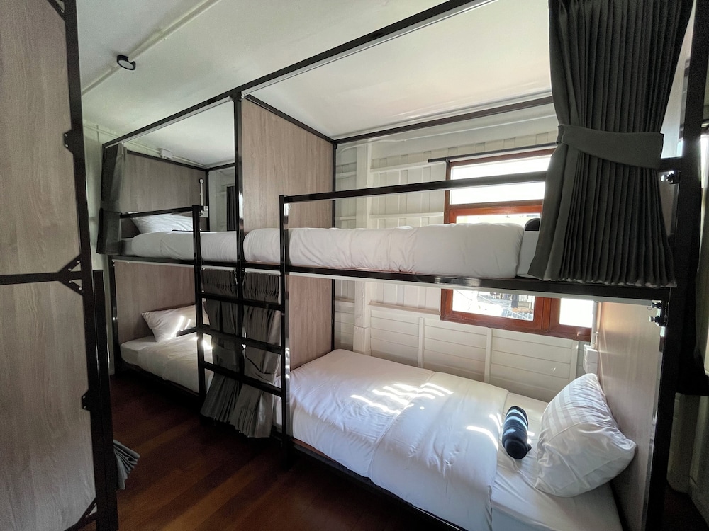 Green Cabin Hostel