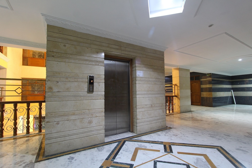 OYO 35457 Hotel Kubera Palace view 5