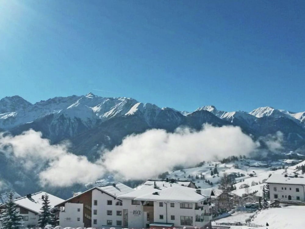 Modern Apartment in Fiss at Ski Bus Stop