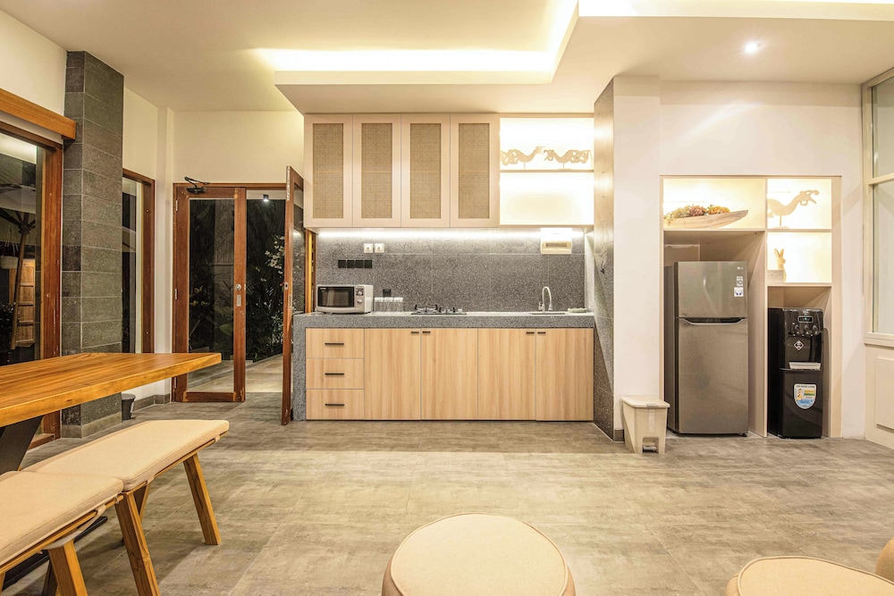 Elegant 3BR Oasis in the Heart of Seminyak