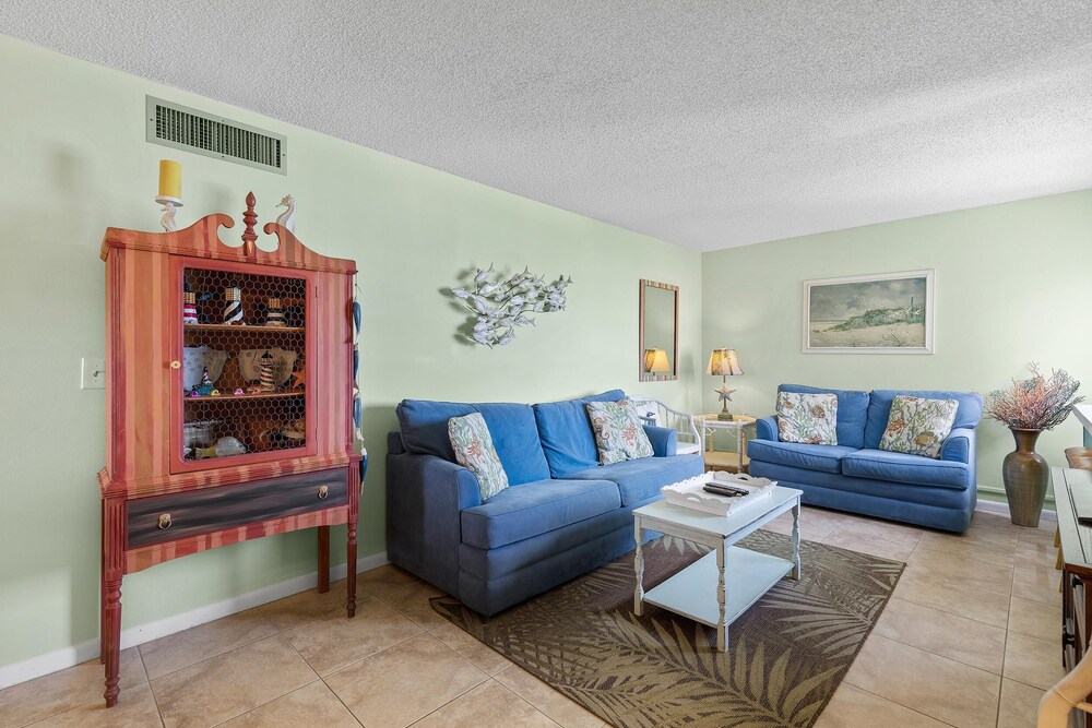 Chateau by the Sea 34B