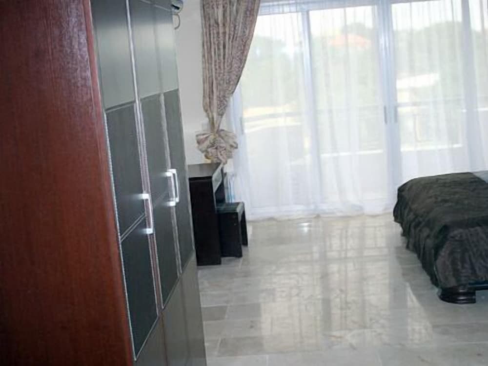 Mariador Palace