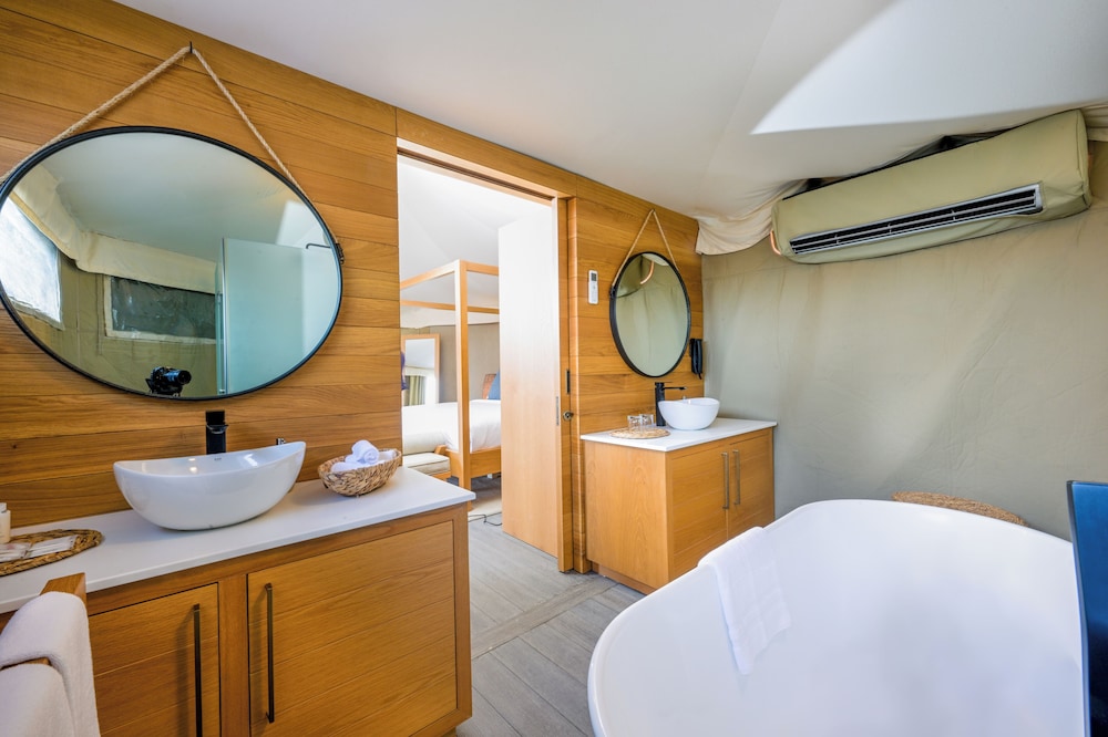 Kingfisher Retreat by Sharjah Collection