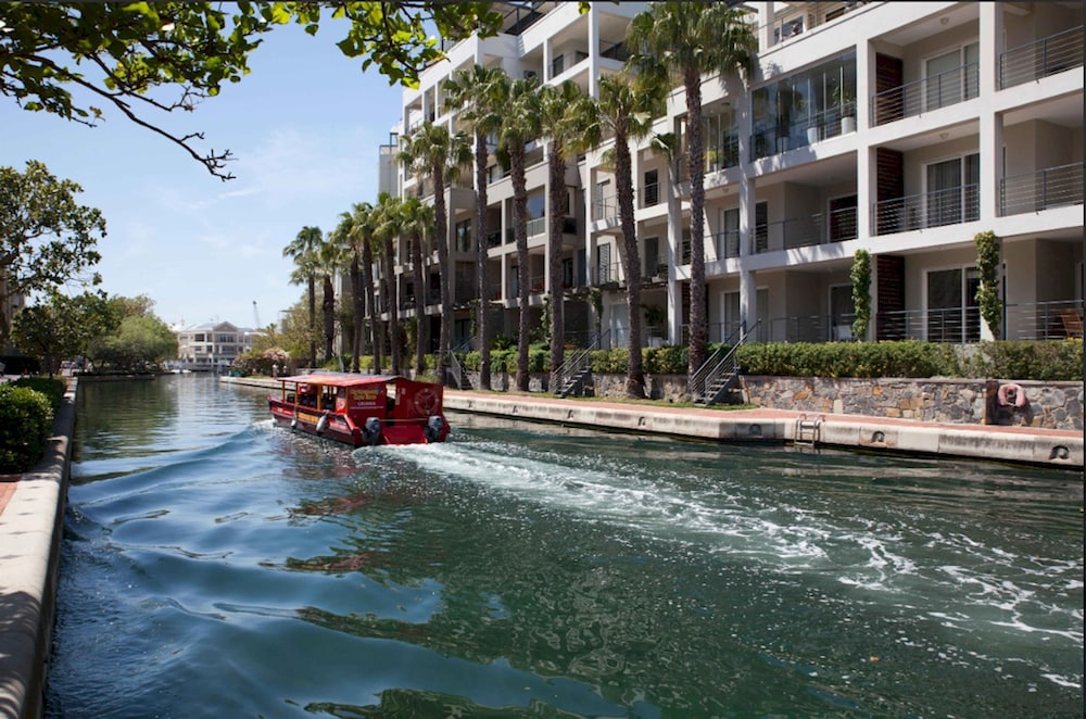 Canal View Two Bedroom Luxury Apartment - 610