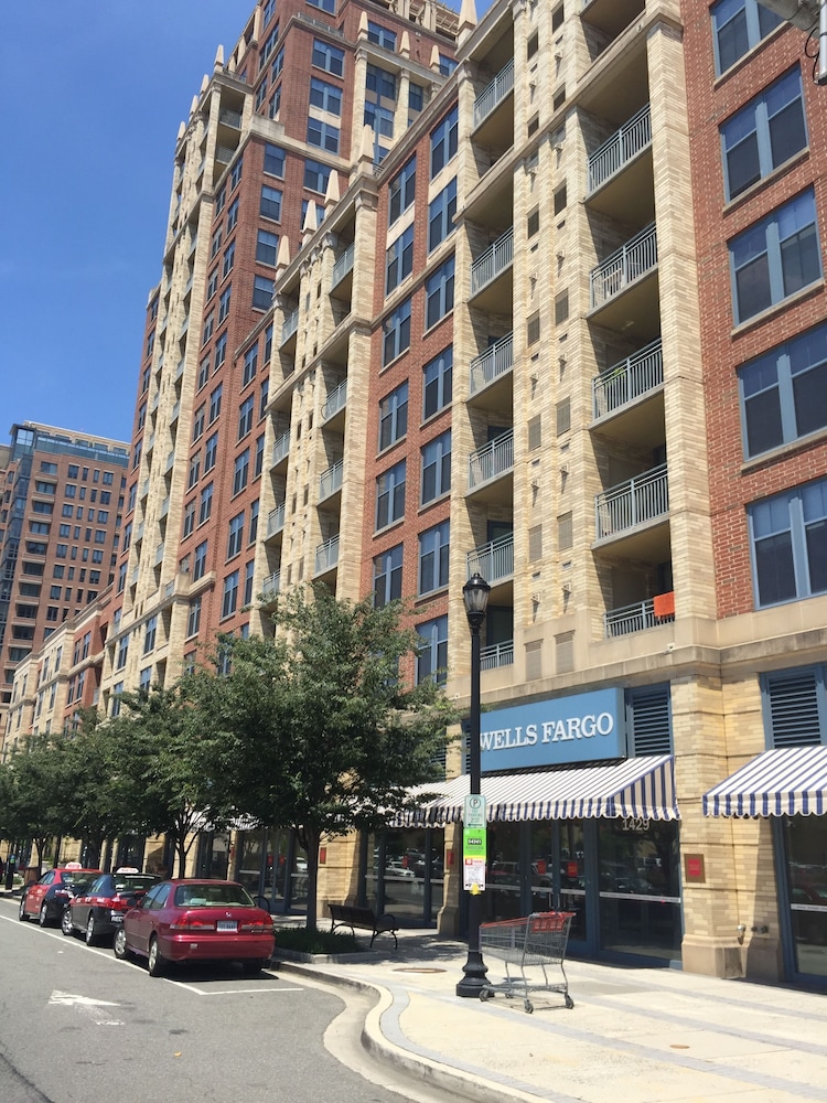 Gramercy by Executive Apartments