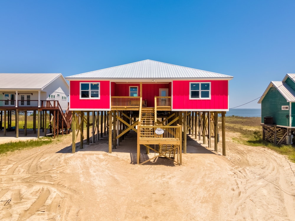 Wine N' Sea - 2704 Bienville 5 Bedroom Home by RedAwning