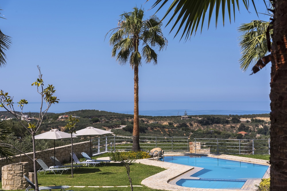 Athina Luxury Villas