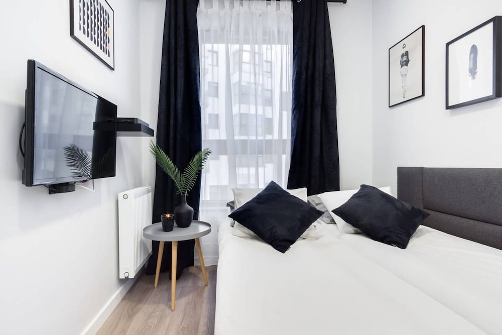 Modern Apartment Close to the Old Town view 3