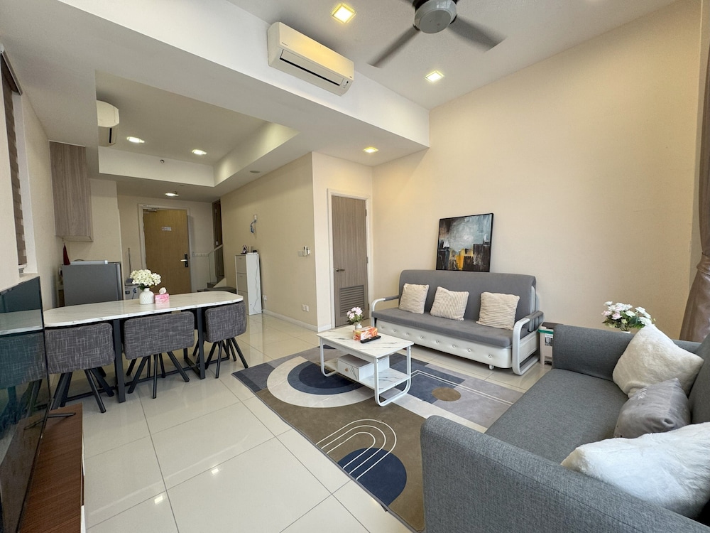 Spacious Duplex Oasis Icon City