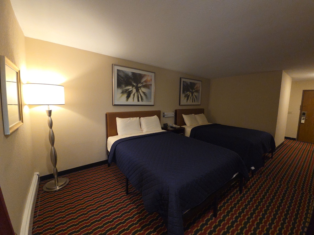 Chesaning Inn & Suites