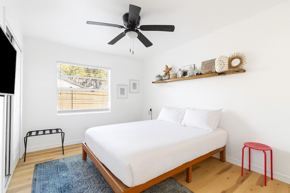 NEW Listing Discount! • Near Manatees & Springs