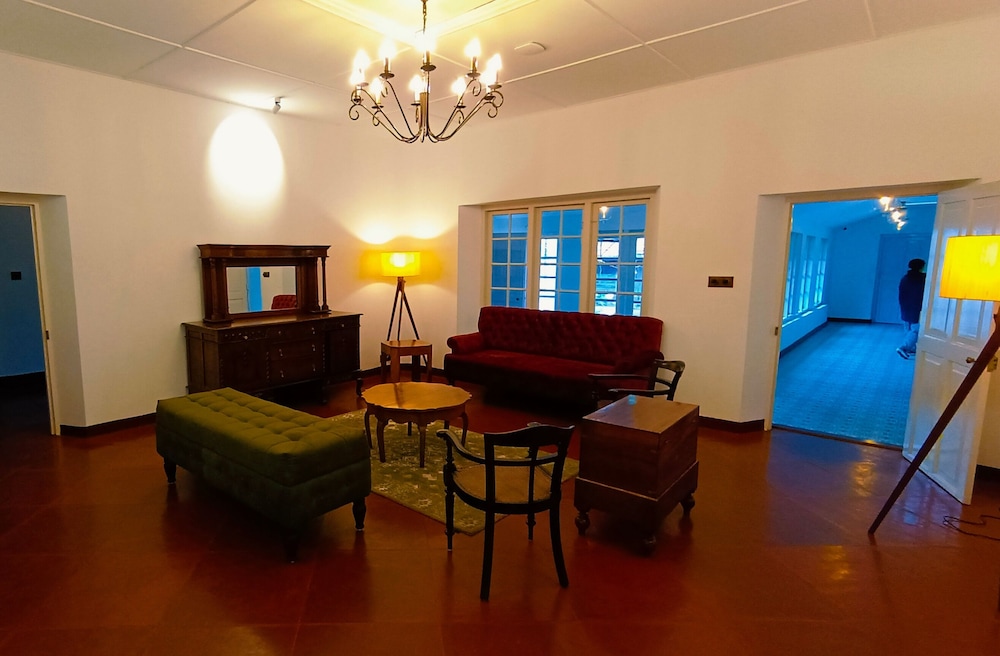 Lockhart Bungalow Munnar CGH Earth view 5